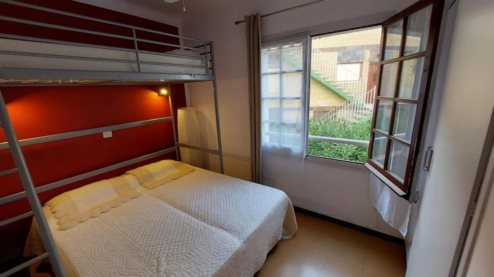 Apartamento Familiar De 3 Hab Cerca De La Playa En Llanca - Es-170-75 Spagna
